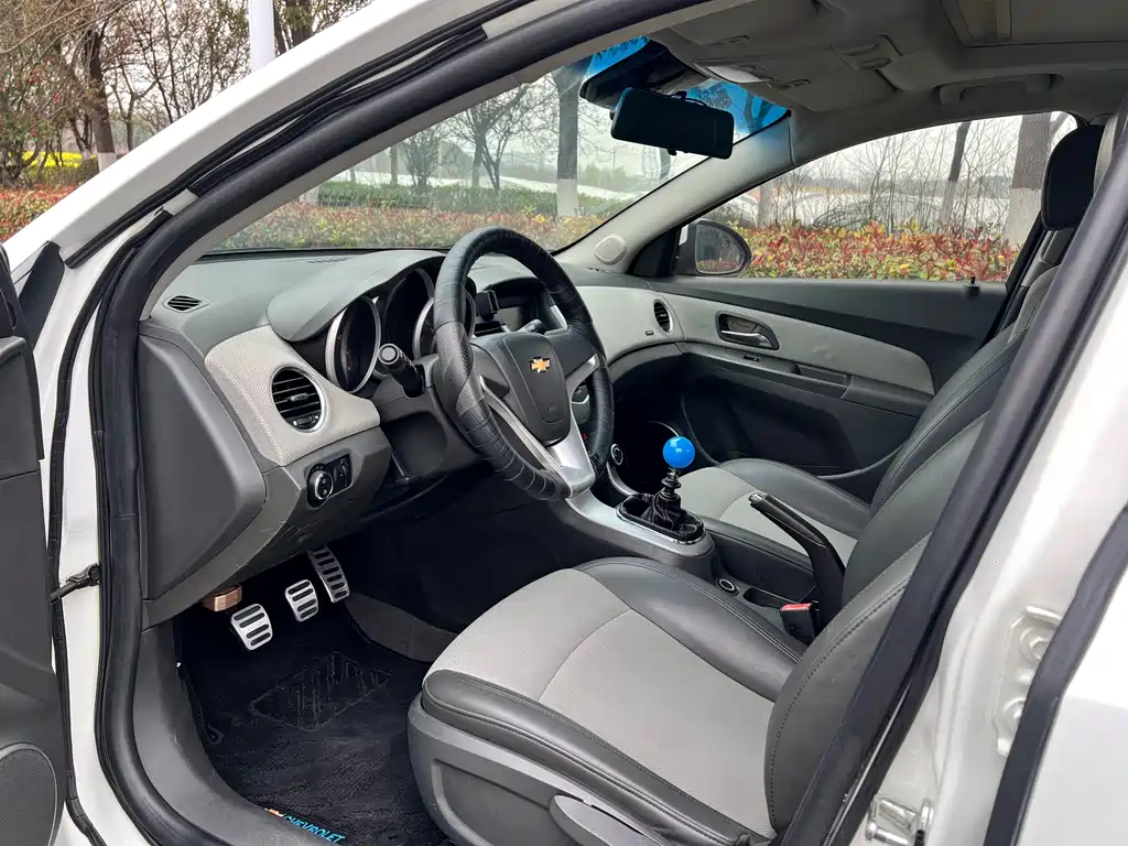 Chevrolet Cruze 2012 1.6L SE MT
