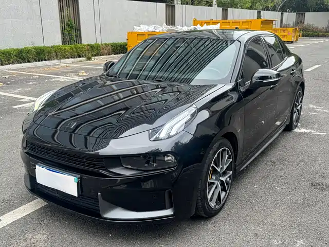 2021 Lynk & Co 03