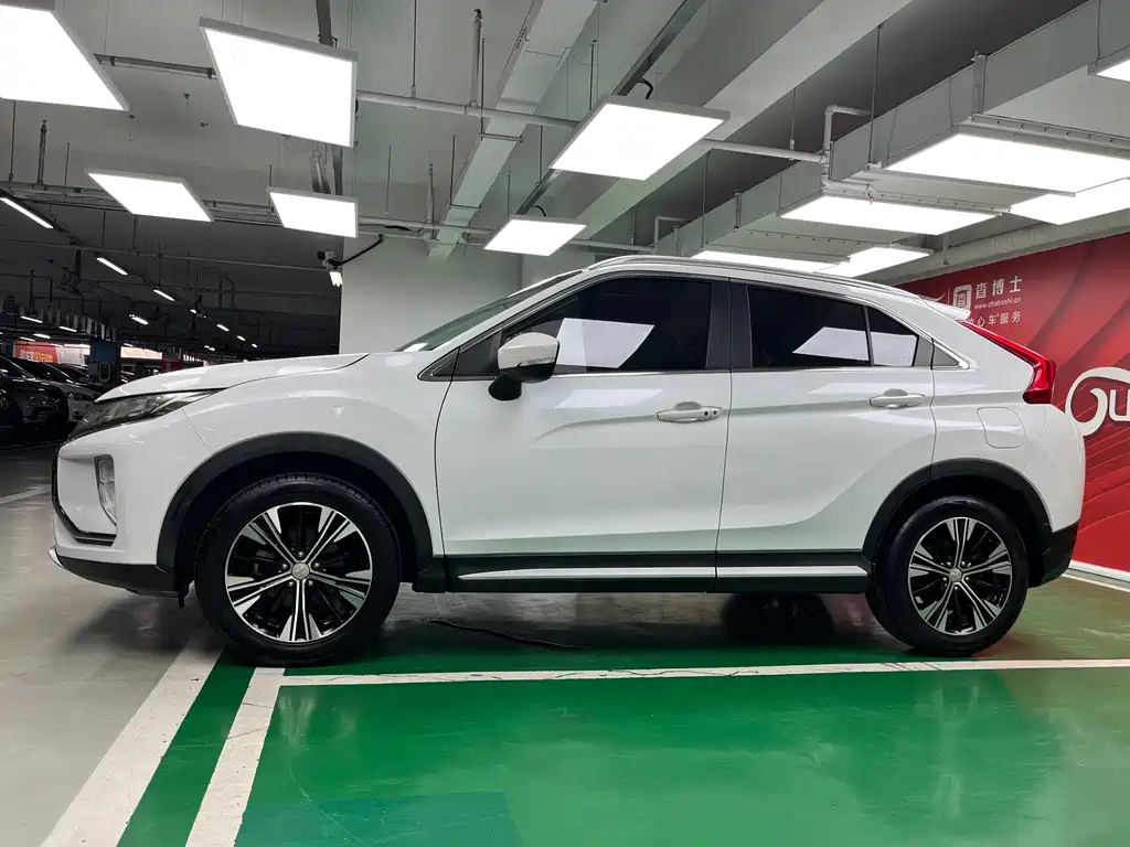 Mitsubishi Eclipse Cross — миниатюра 4