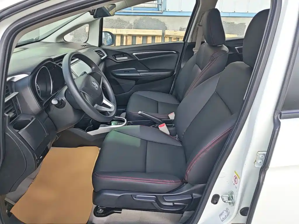 Honda Fit — миниатюра 15