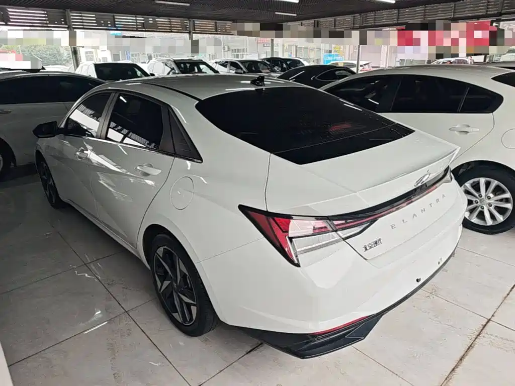 Hyundai Elantra — миниатюра 5