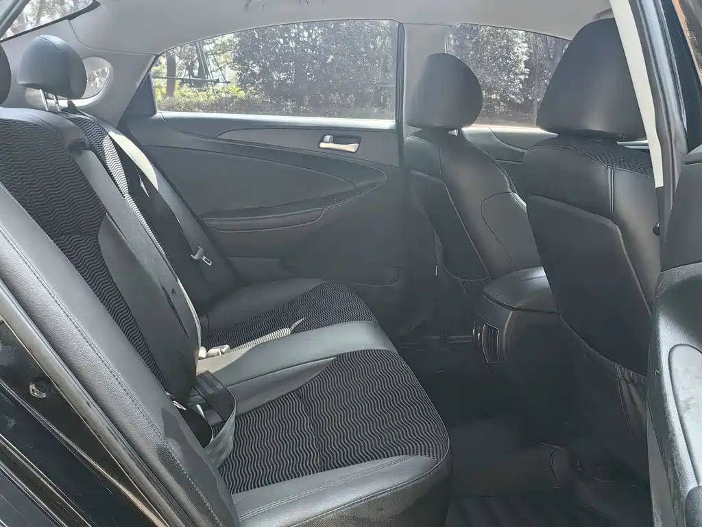 Hyundai Sonata — миниатюра 8