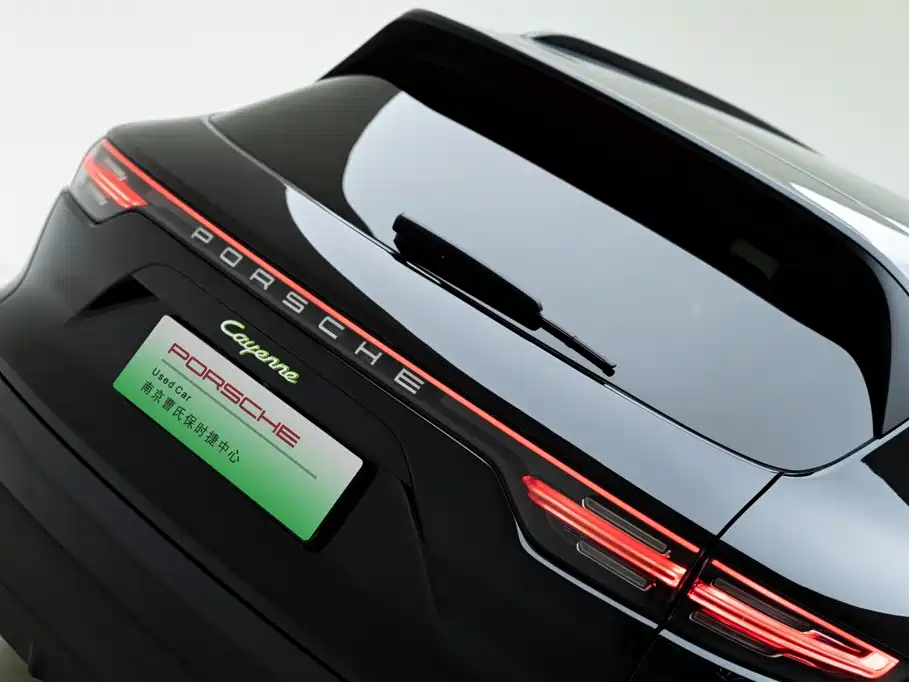 Porsche Cayenne Hybrid — миниатюра 8