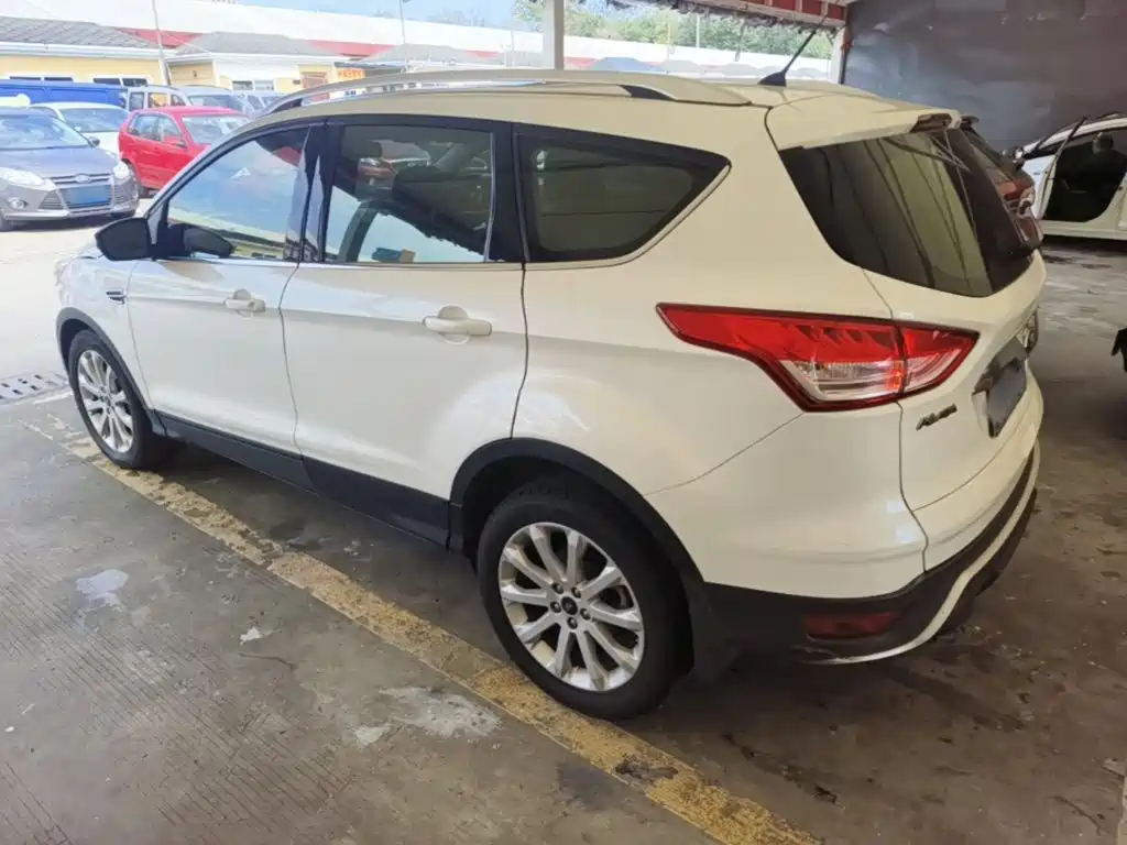 Ford Kuga — миниатюра 5