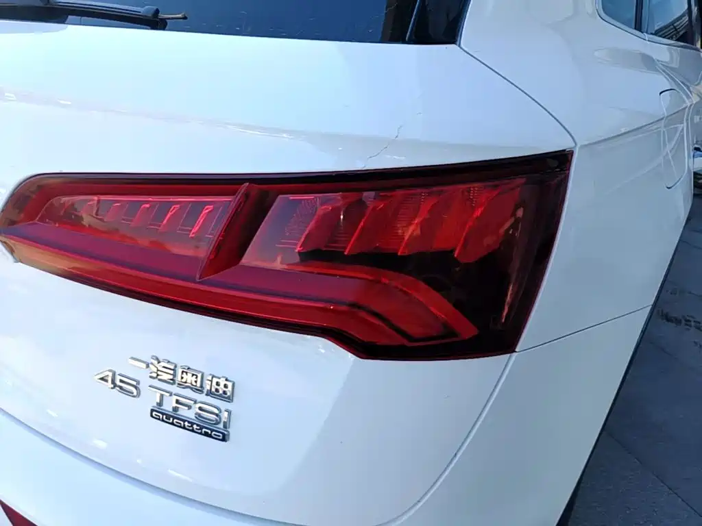 Audi Q5L — миниатюра 8