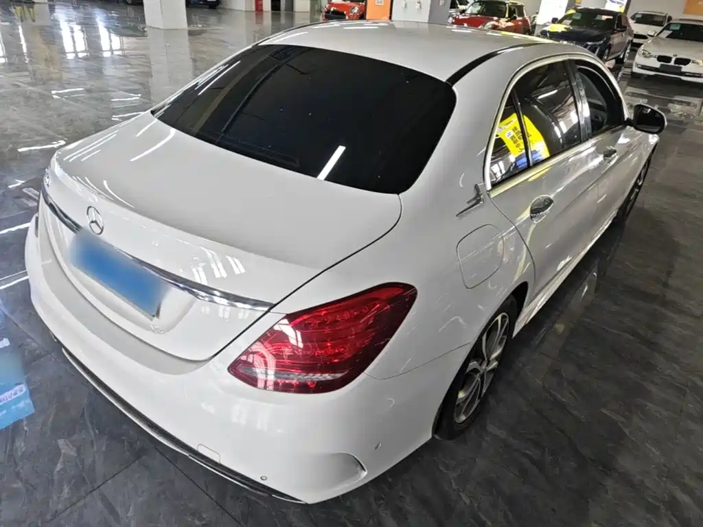 Mercedes-Benz C-Class — миниатюра 5