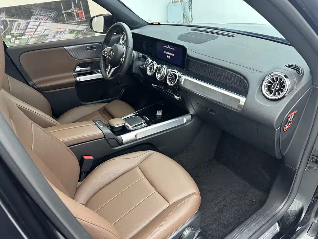 Mercedes-Benz GLB — миниатюра 13