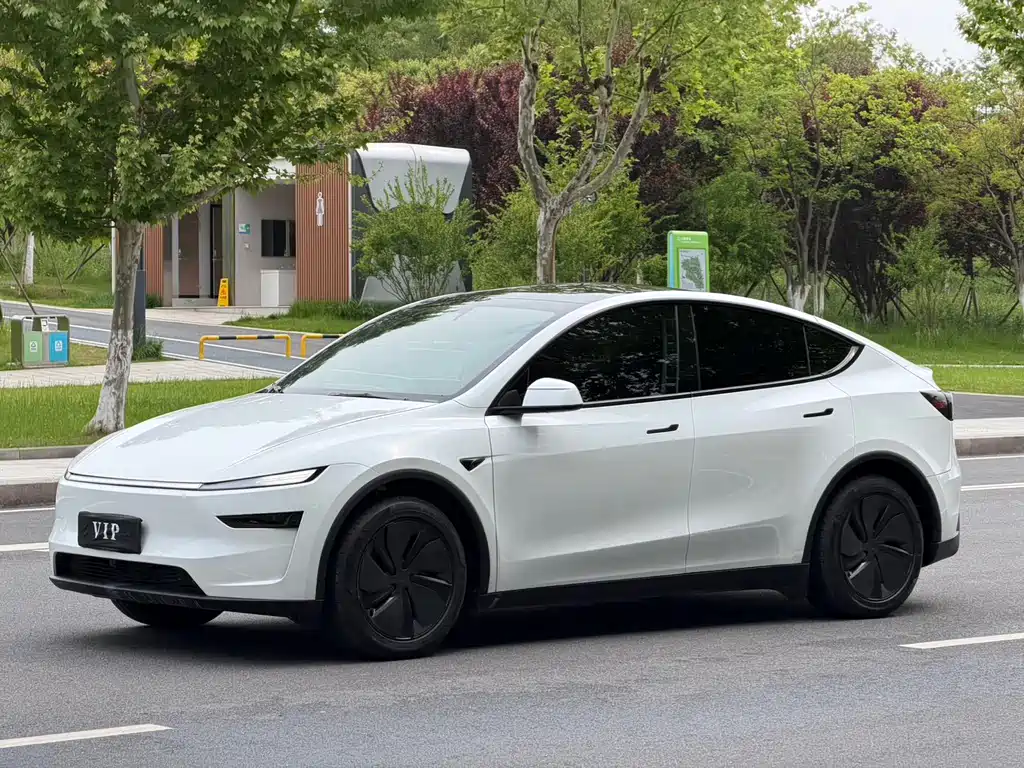 Tesla Model Y 2026