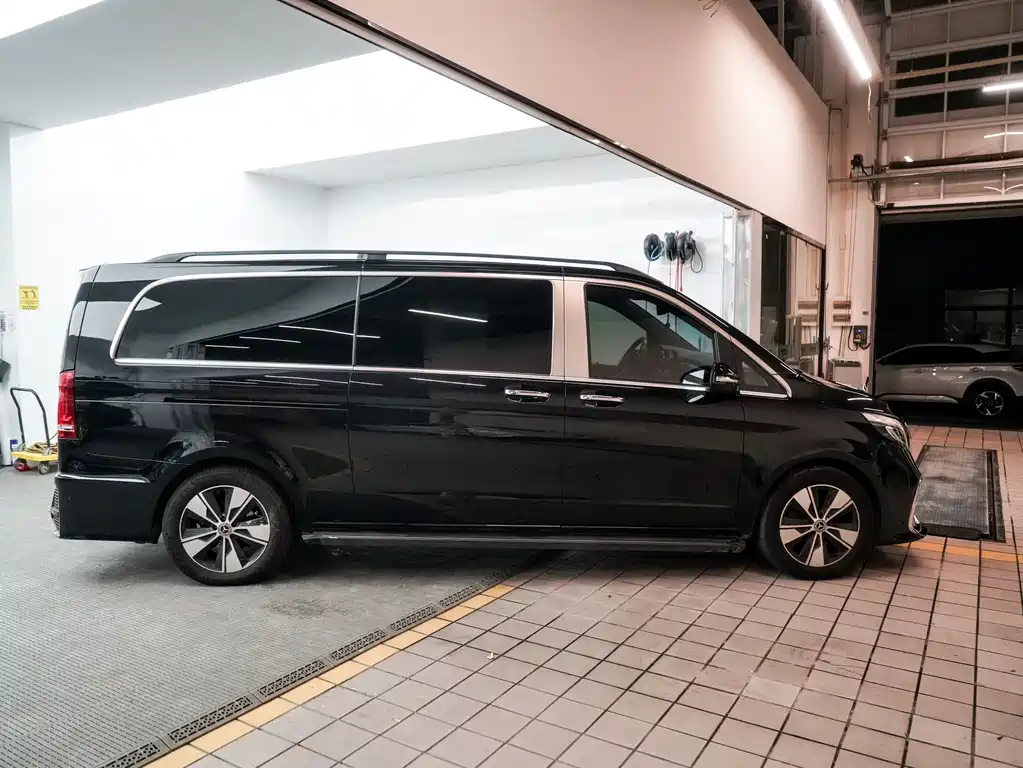 MERCEDES-BENZ V CLASS