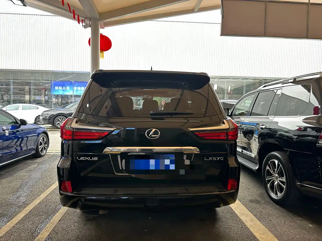 LEXUS LX