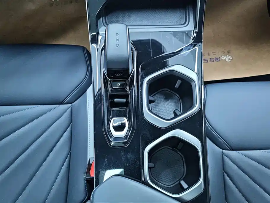 GEELY AUTOMOBILE BOYUE L