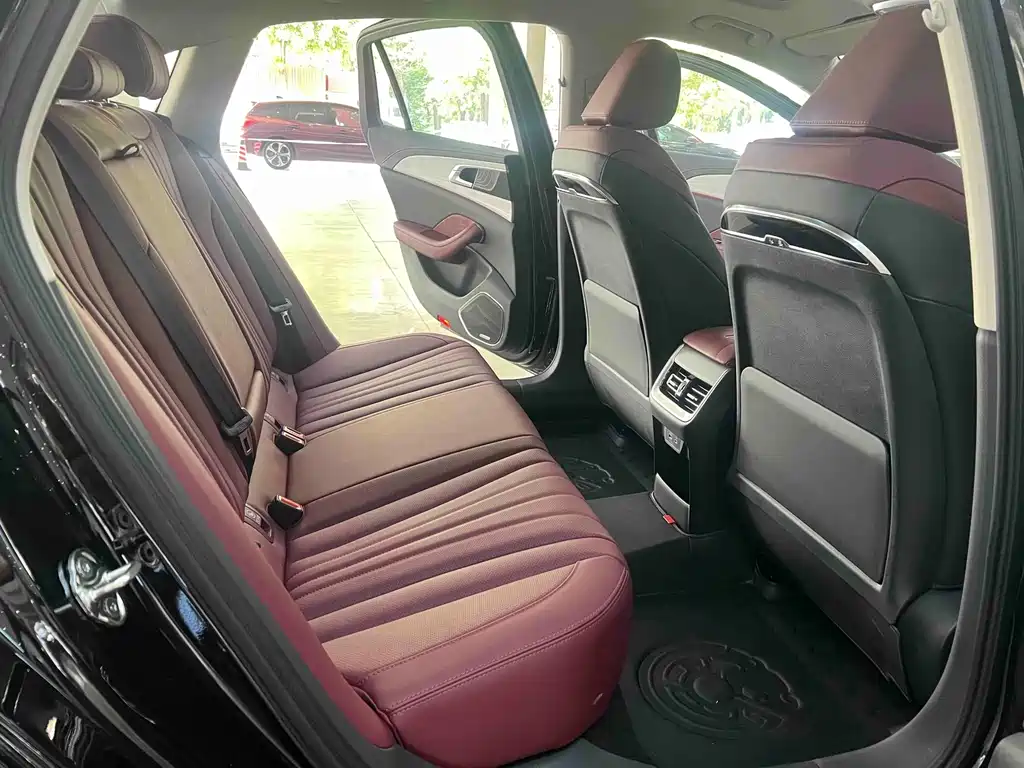 Hongqi Hongqi H5 — миниатюра 5