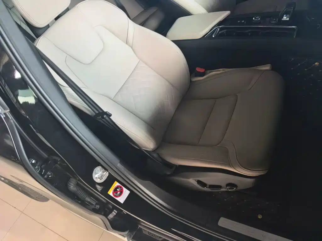 Volvo XC60 — миниатюра 20