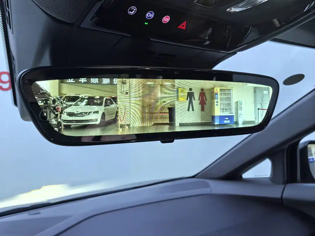 Cadillac IQ — миниатюра 15