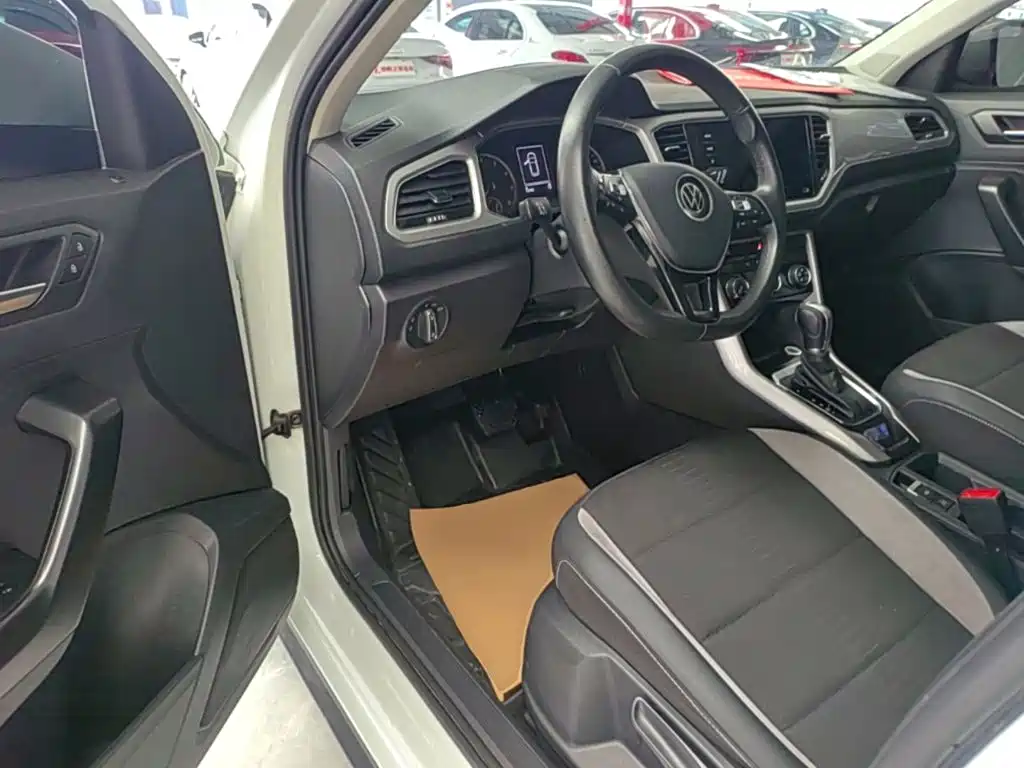 Volkswagen T-Roc — миниатюра 16