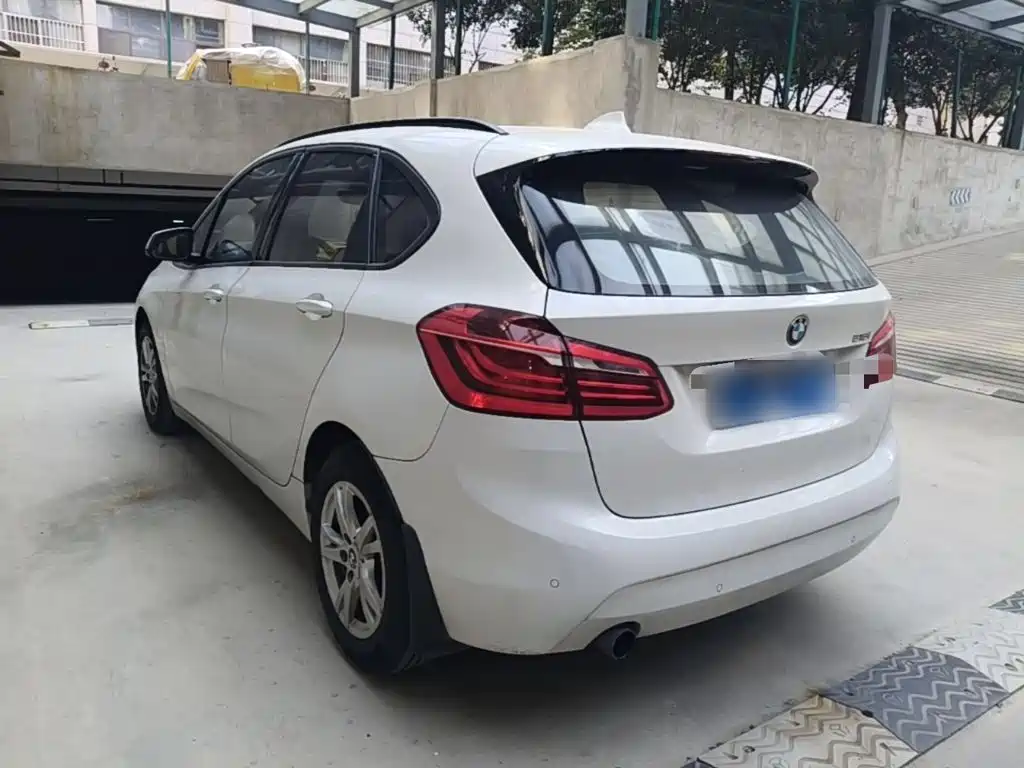 BMW 2 Series Active Tourer (Import) — миниатюра 5