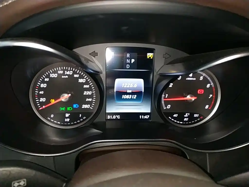 Mercedes-Benz GLC — миниатюра 12
