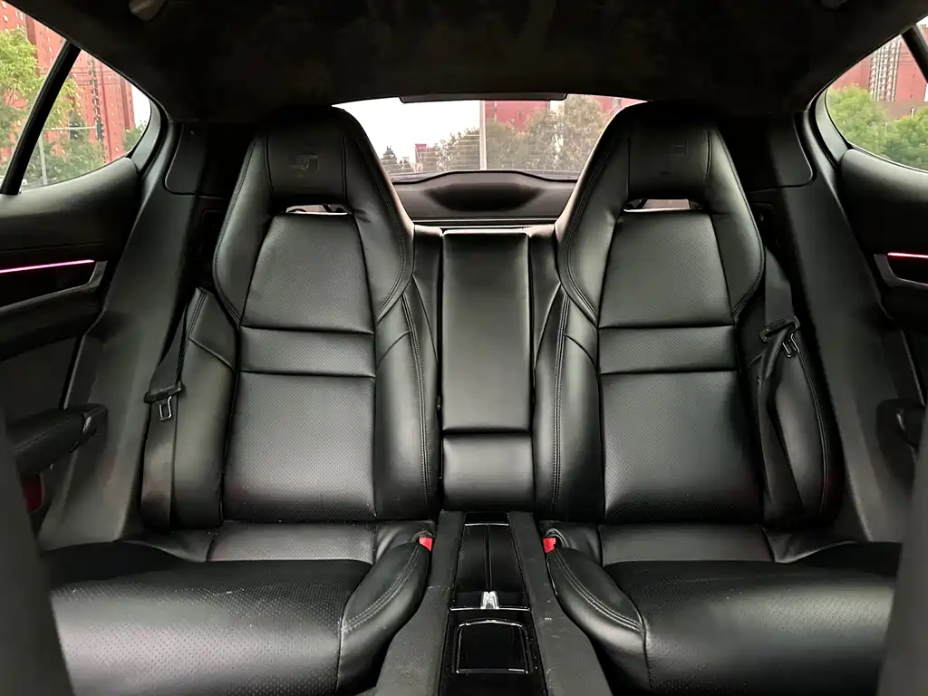 Porsche Panamera 2010 Panamera 4 3.6L
