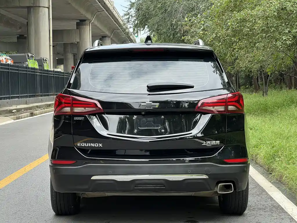 Chevrolet Equinox — миниатюра 12