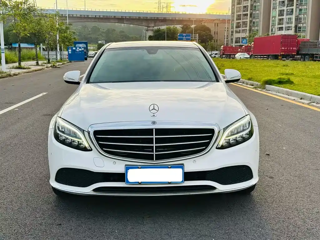 Mercedes-Benz C-Class — миниатюра 2