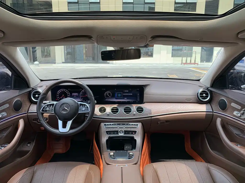 Mercedes-Benz E-Class — миниатюра 32