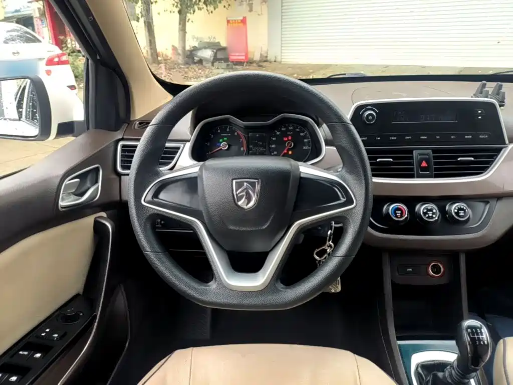 Baojun 310W — миниатюра 11