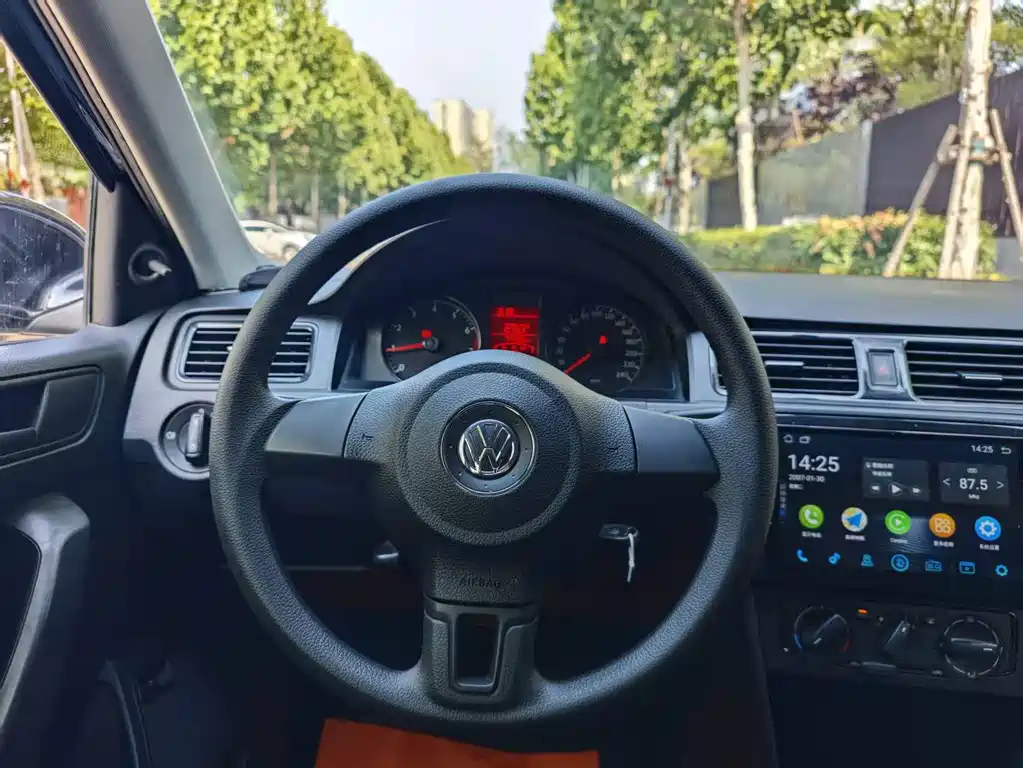 Volkswagen Santana — миниатюра 7