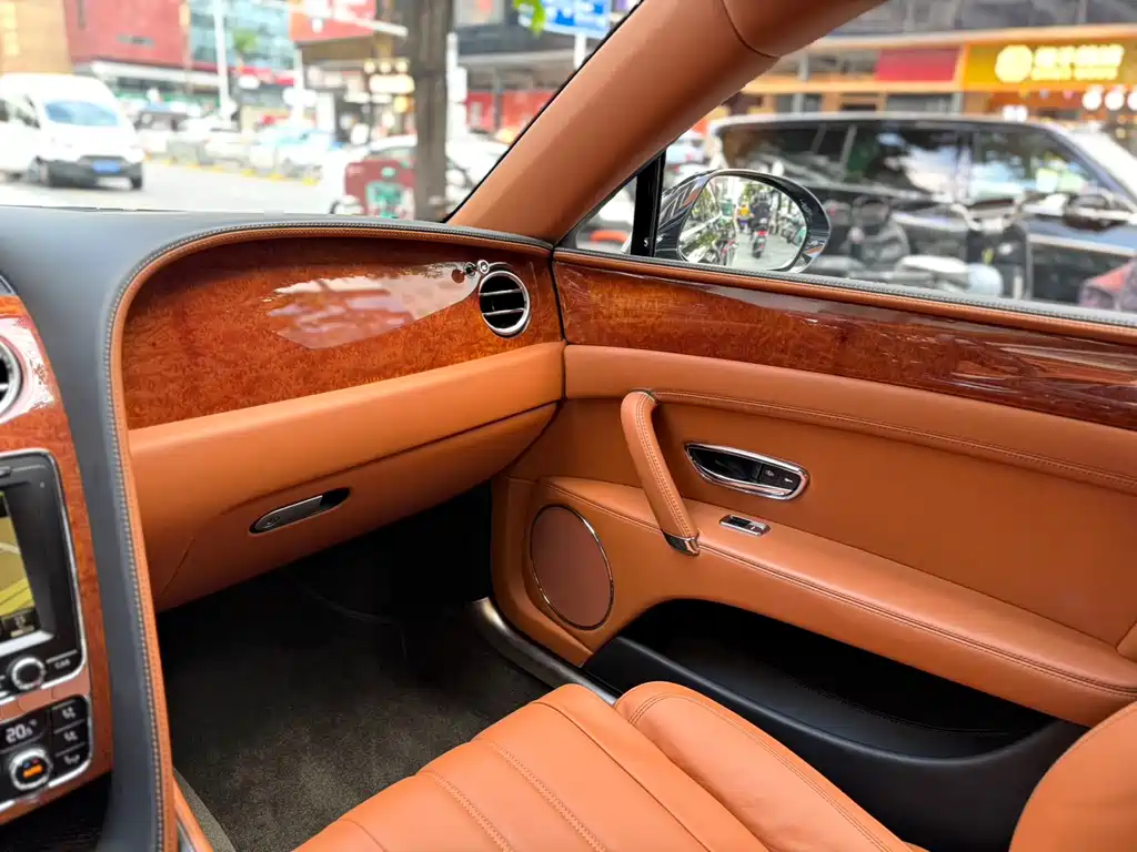 Bentley Flying Spur — миниатюра 17