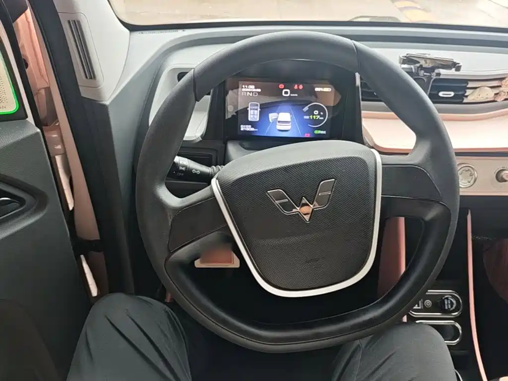 Wuling MINIEV — миниатюра 11