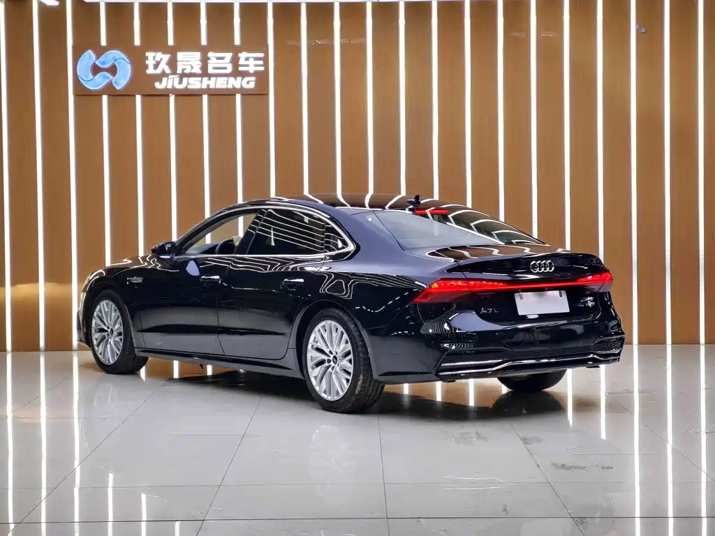 Audi A7L — миниатюра 4
