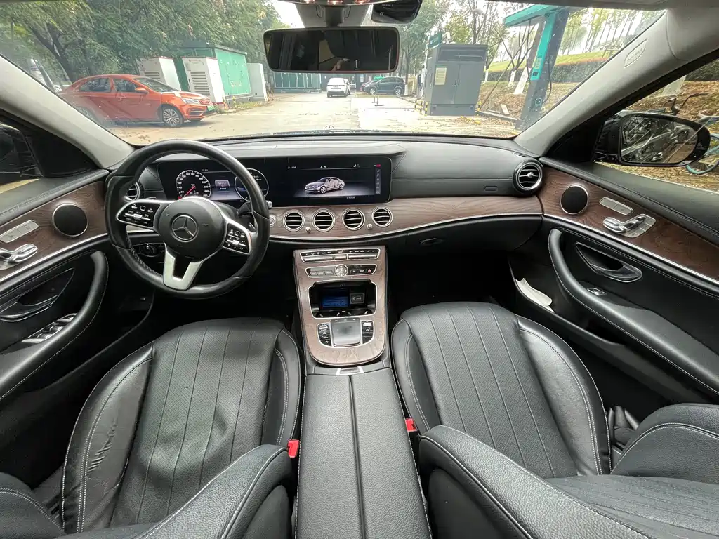 Mercedes-Benz E-Class — миниатюра 15