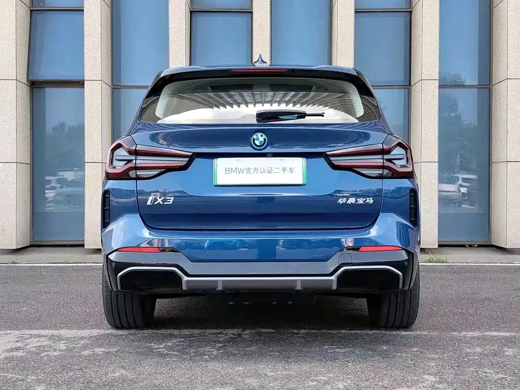 BMW iX3 — миниатюра 2