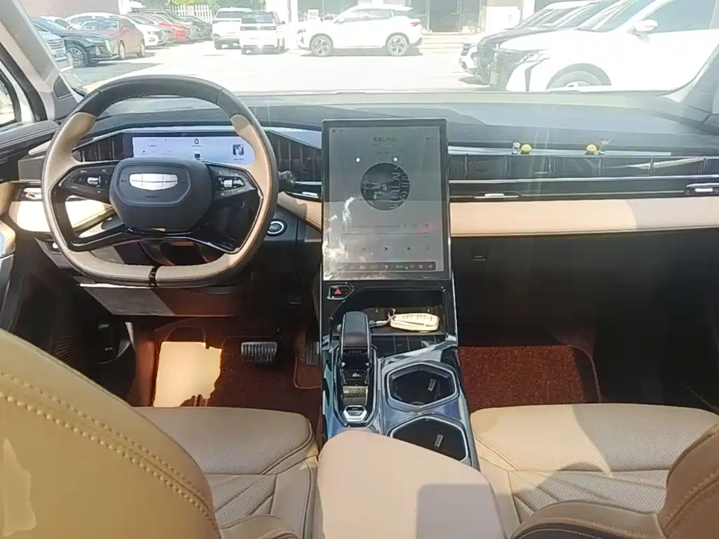 Geely Boyue L — миниатюра 10