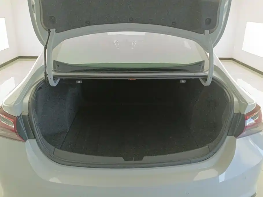 Chevrolet Malibu XL — миниатюра 4