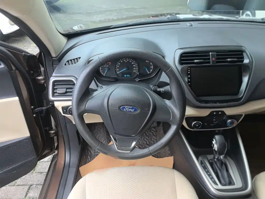 Ford Escort — миниатюра 11
