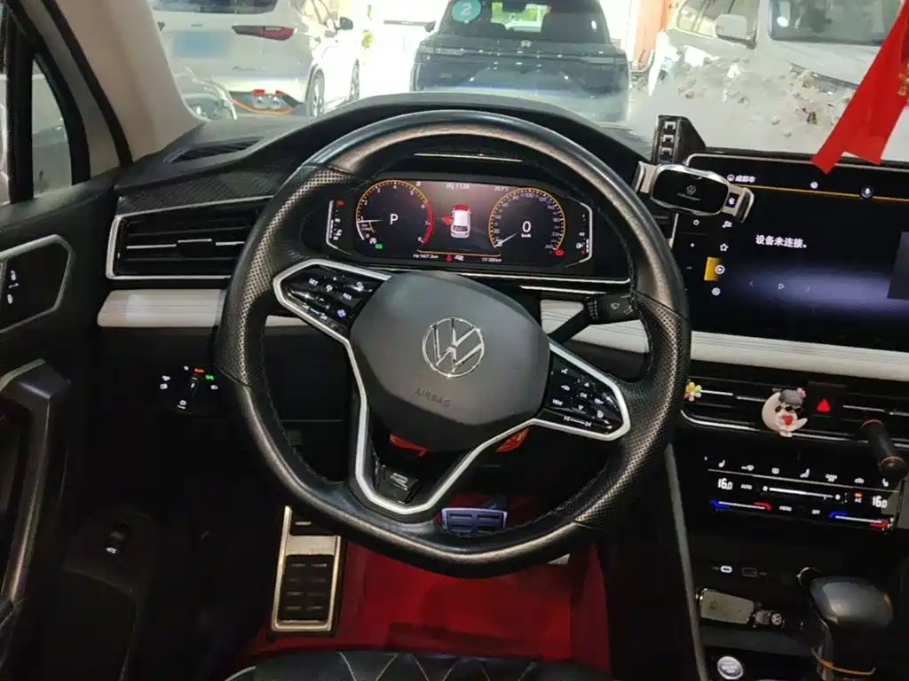 Volkswagen Tiguan L — миниатюра 11