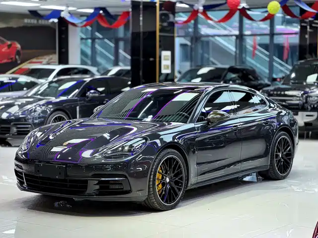 PORSCHE PANAMERA