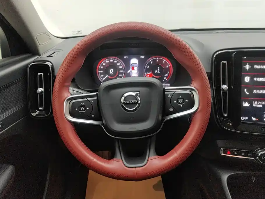 Volvo XC40 — миниатюра 15