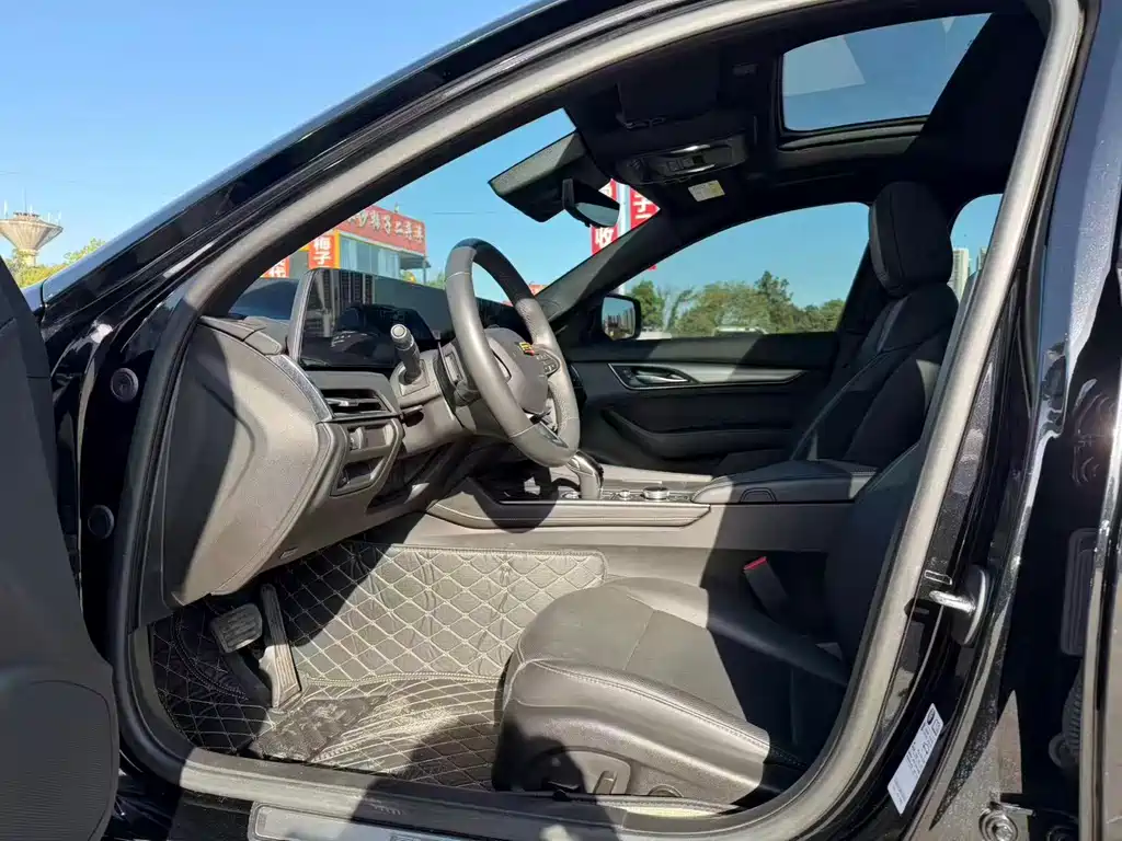 Cadillac CT5 — миниатюра 7