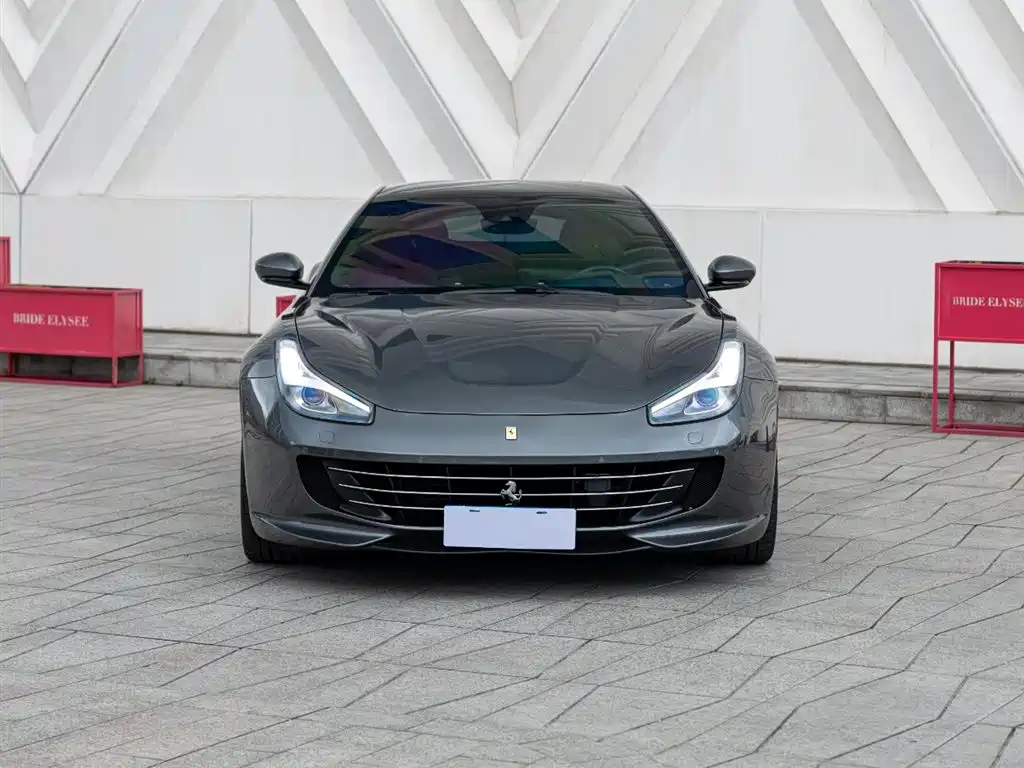 Ferrari GTC4Lusso 2017 3.9T V8