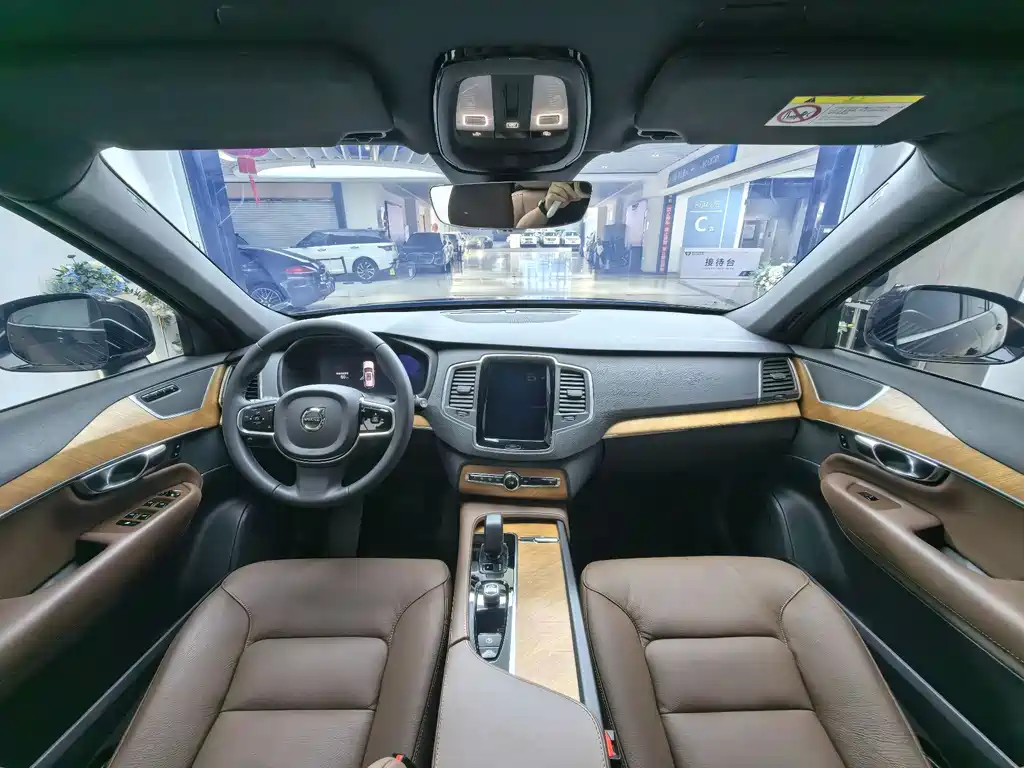 Volvo XC90 2024 B5 Luxury 7 мест