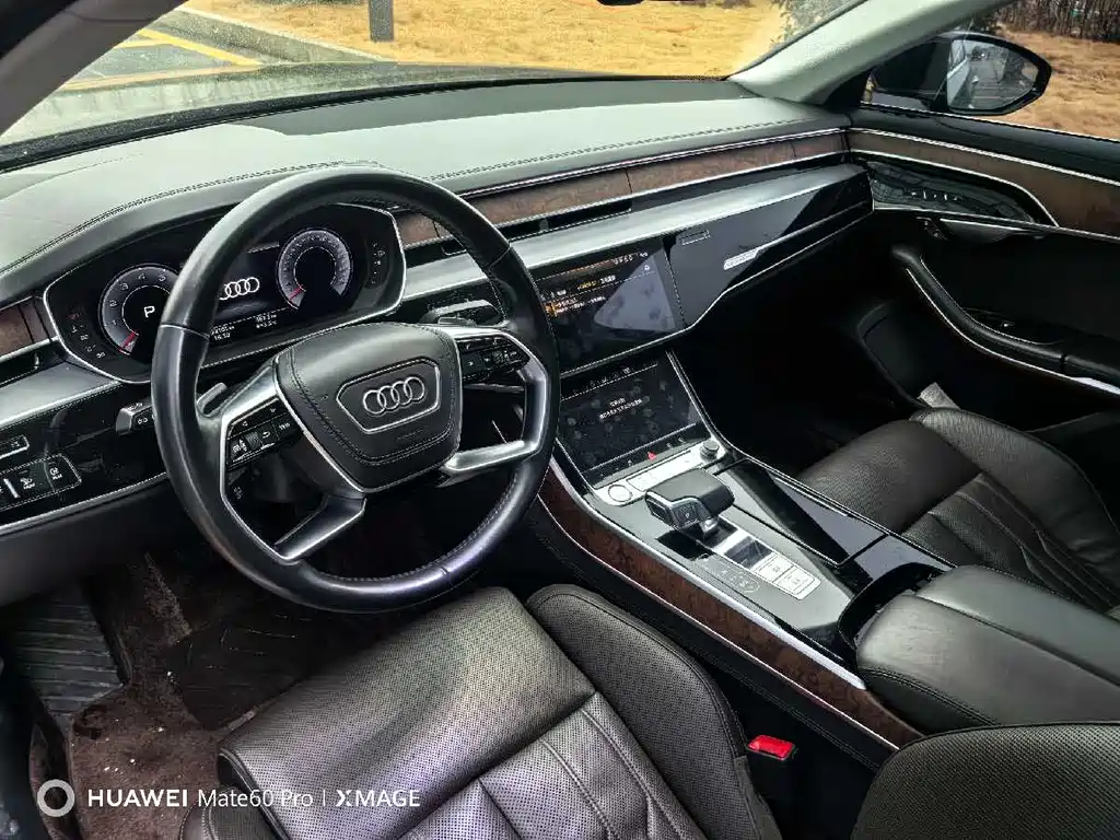 AUDI A8