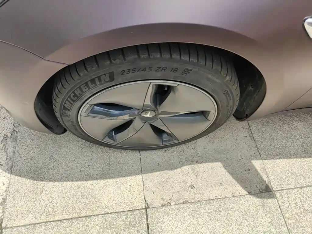 Tesla Model 3 — миниатюра 23