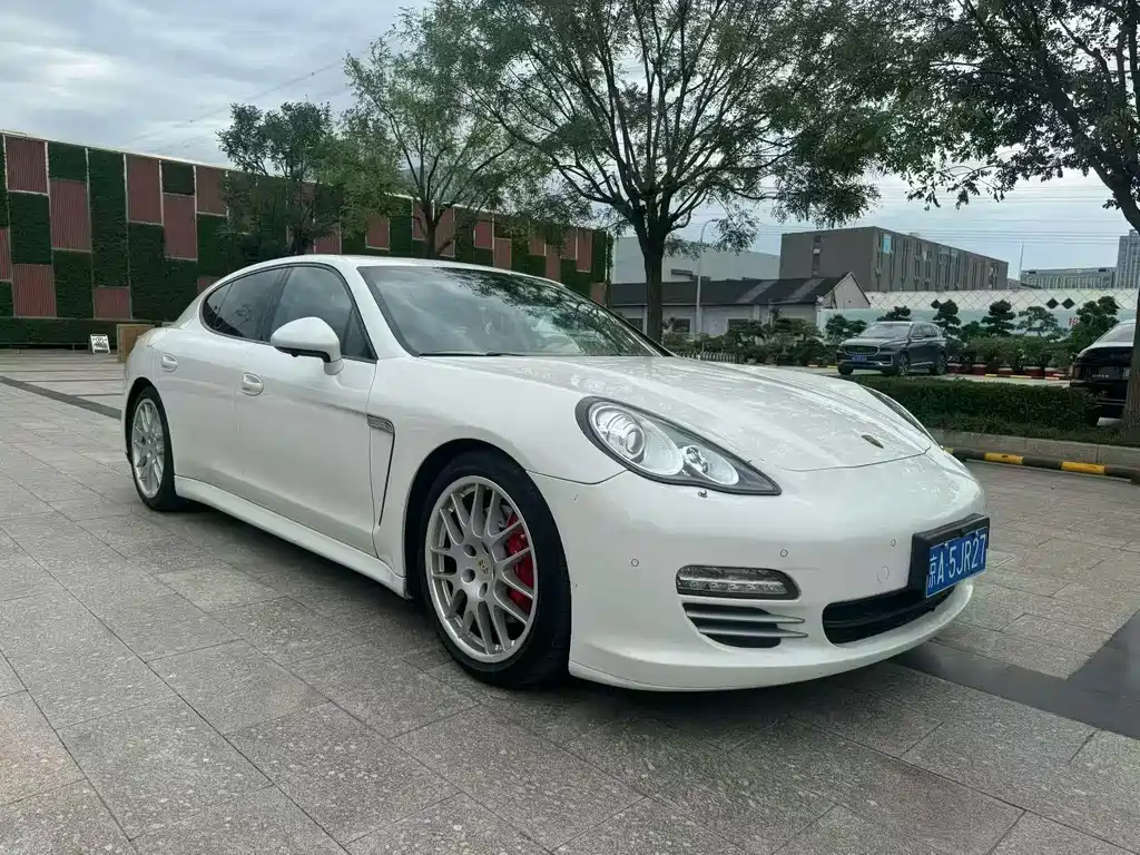 Porsche Panamera 2013 Panamera 4 Platinum Edition 3.6L