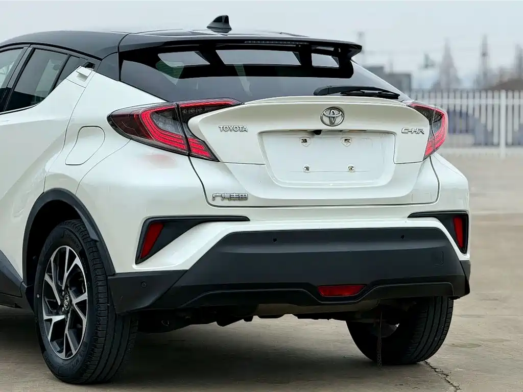 TOYOTA C HR