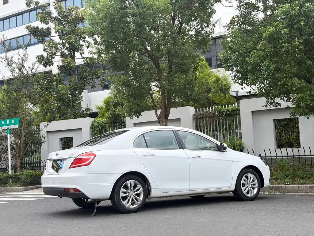 Geely Emgrand — миниатюра 9