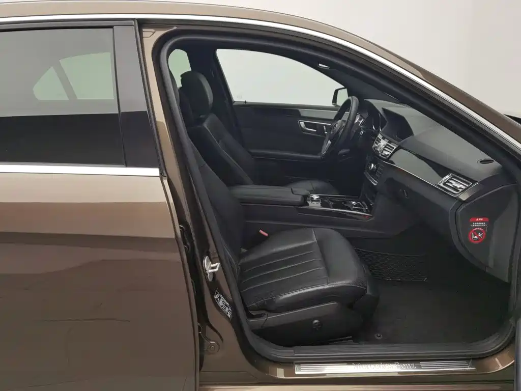 Mercedes-Benz E-Class — миниатюра 23