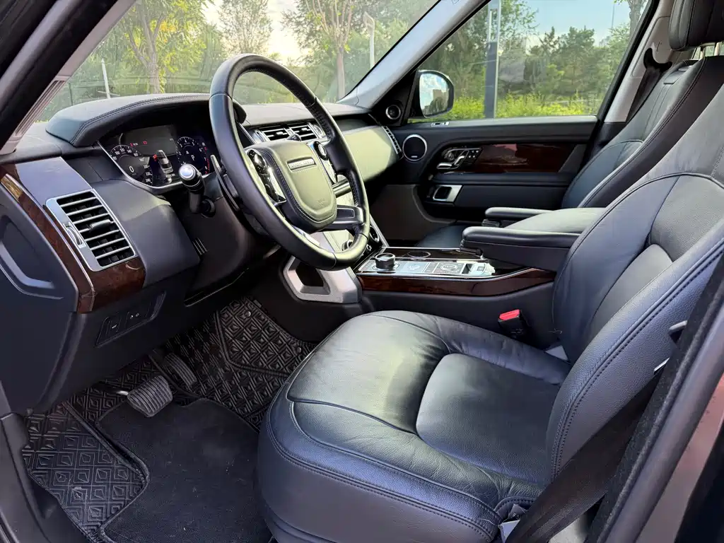 Land Rover Range Rover 2022 3.0 L6 360PS