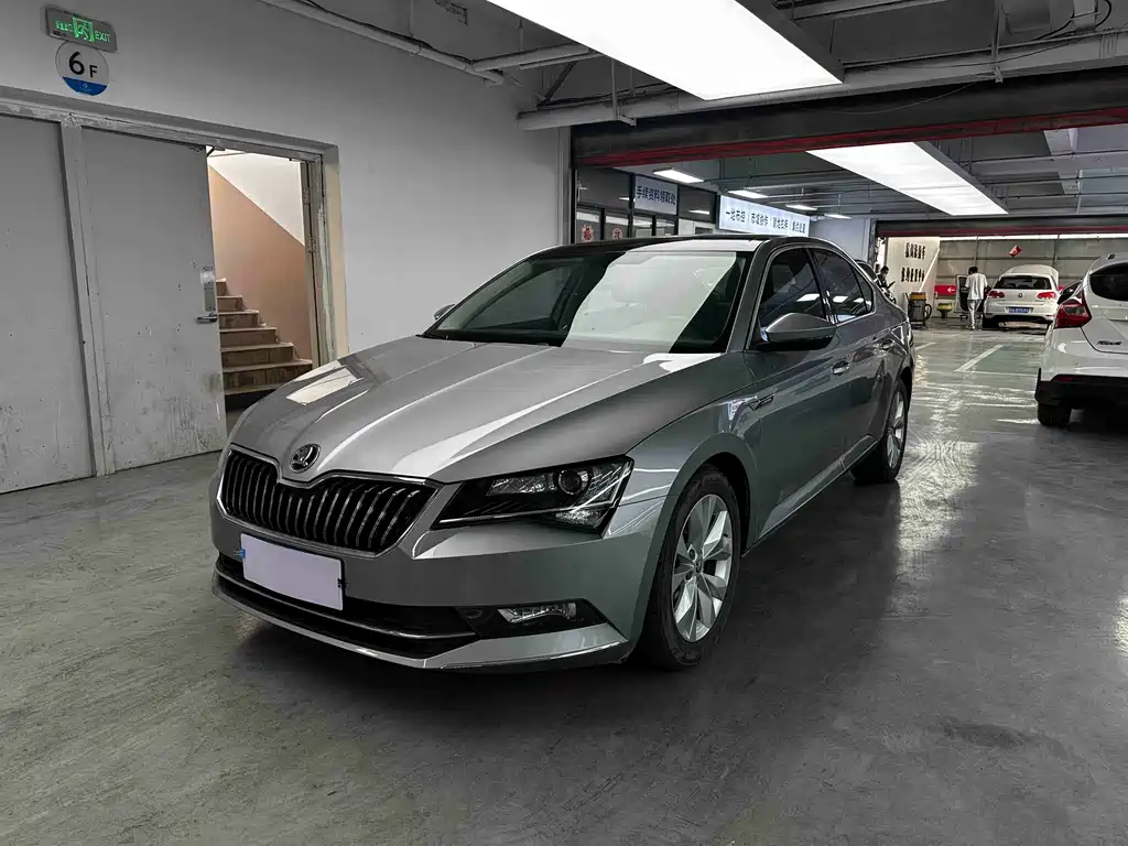 Купить Skoda Superb
