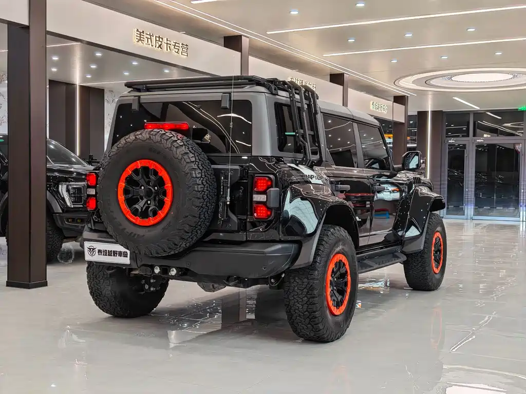 Ford Bronco (Import) — миниатюра 11